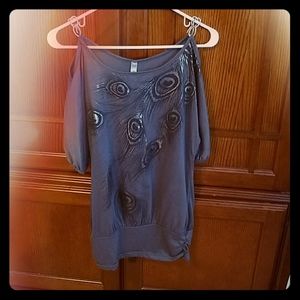 Off-the-shoulder shirt